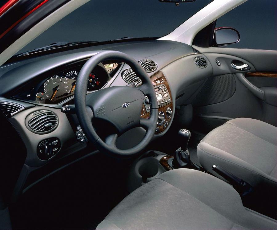  Ford Focus Wagon 1999 года  (фото 9 из 75)